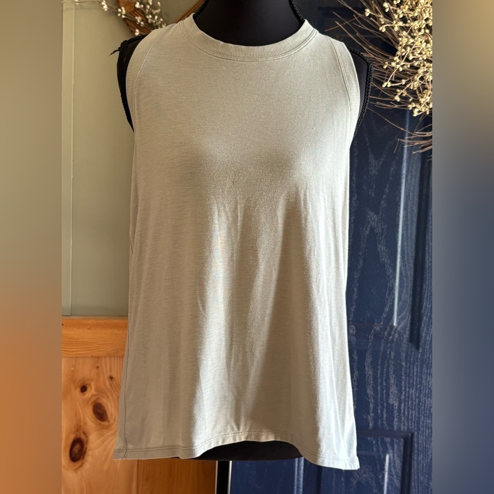 Athleta Tank Top size Small athletic wear comfortable fit
